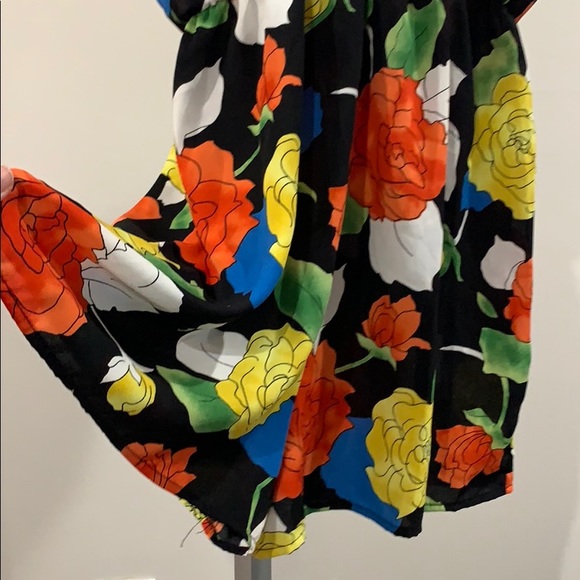 Solenoid Cold shoulder romper size small - Picture 5 of 6